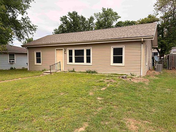 2nd image of 806 N 10th St