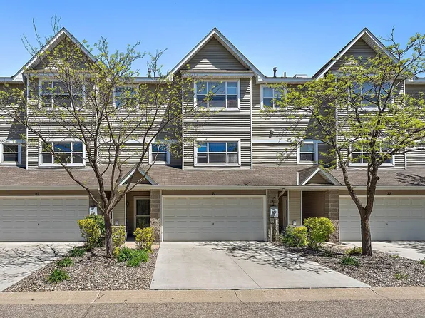 21 River Bend Pl, Chaska, MN 55318