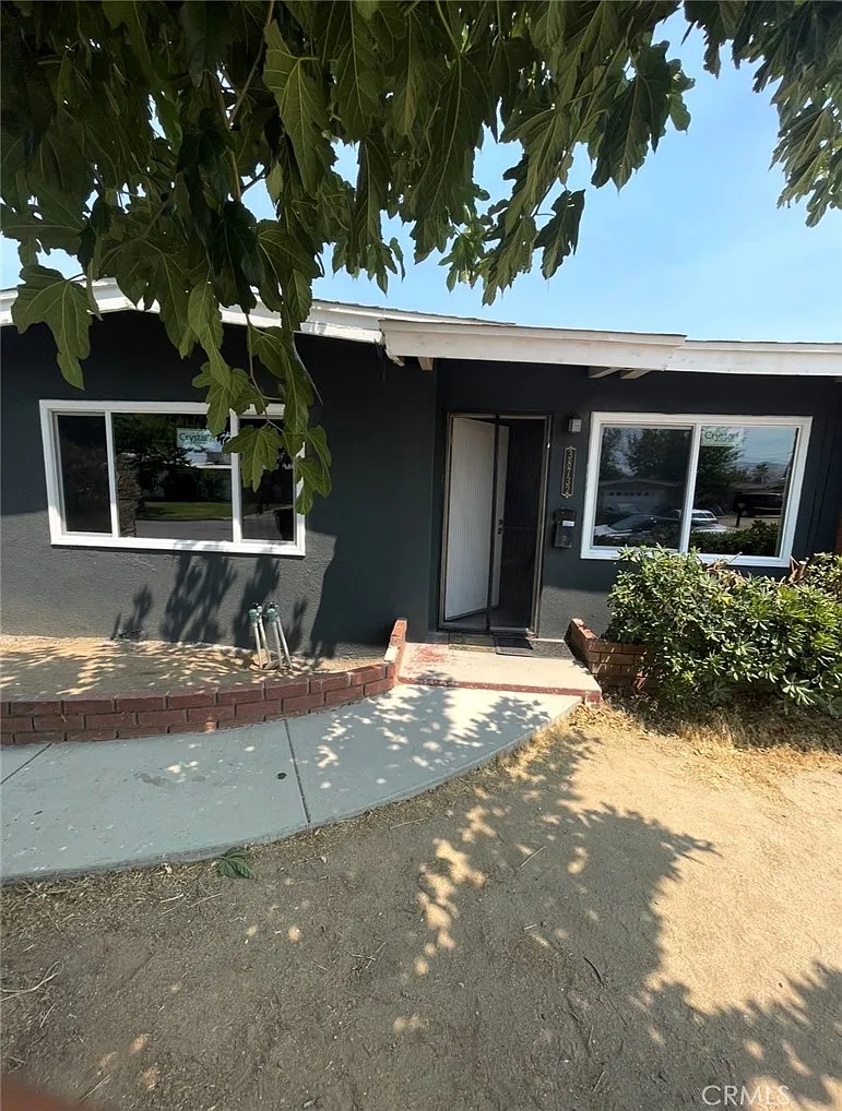3 bed, 1108 sqft, $2,600 — Photo 2