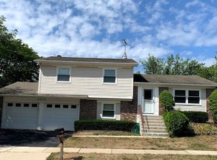 4620 Brigantine Ln, Hoffman Estates, IL 60192