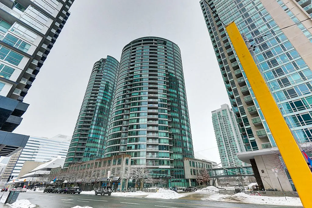 2 bed, $2,550 — Photo 1