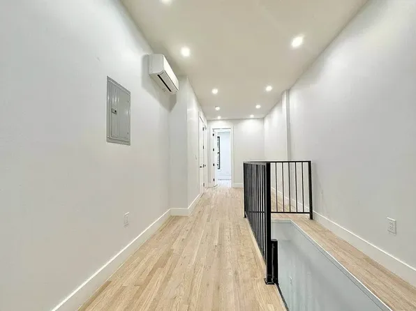 1118 Willoughby Avenue image 2 of 16