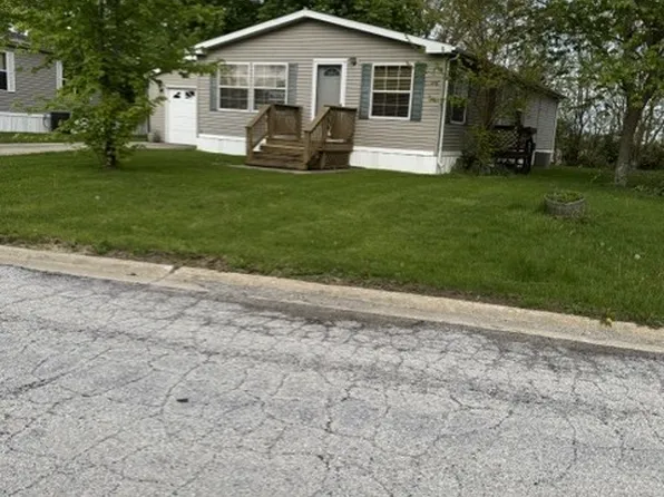 30 Meadowlark Ln, Beecher, IL 60401