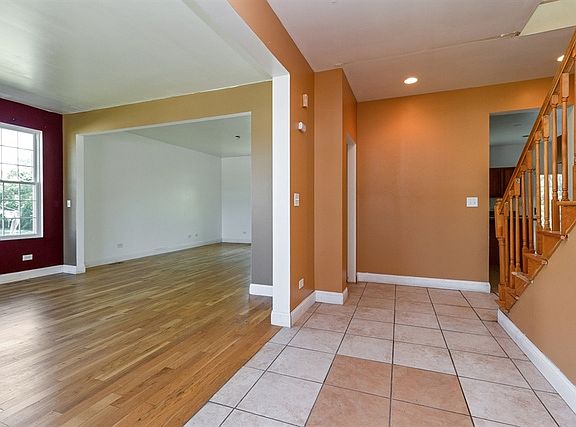 4th image of 22939 Millard Ave