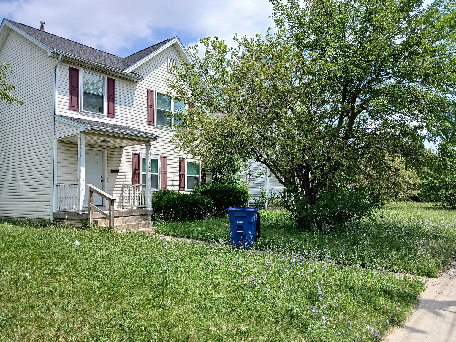 3 bed, 1.5 bath, 1400 sqft, $1,500 — Photo 1