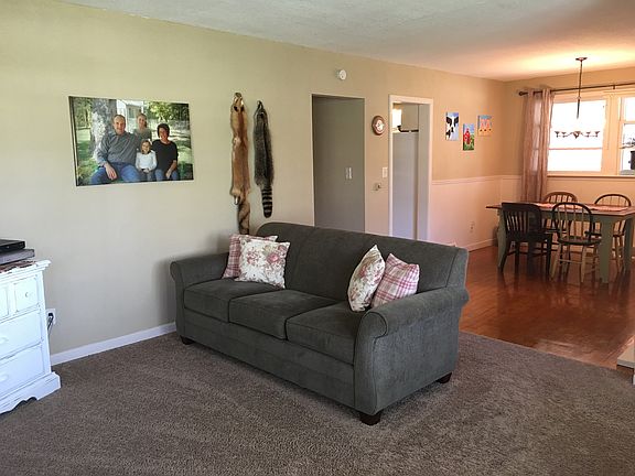3rd image of 1447 Broadway St