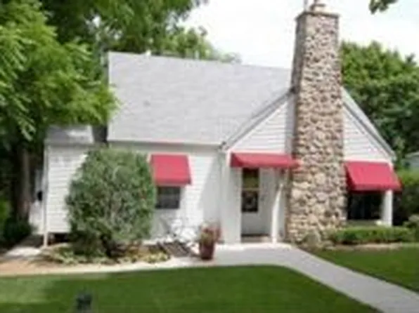 N2458 Knollwood Dr, Lake Geneva, WI 53147