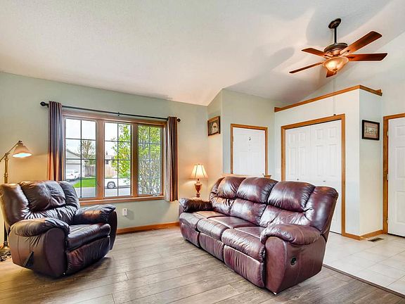 4th image of 465 Robert Dr