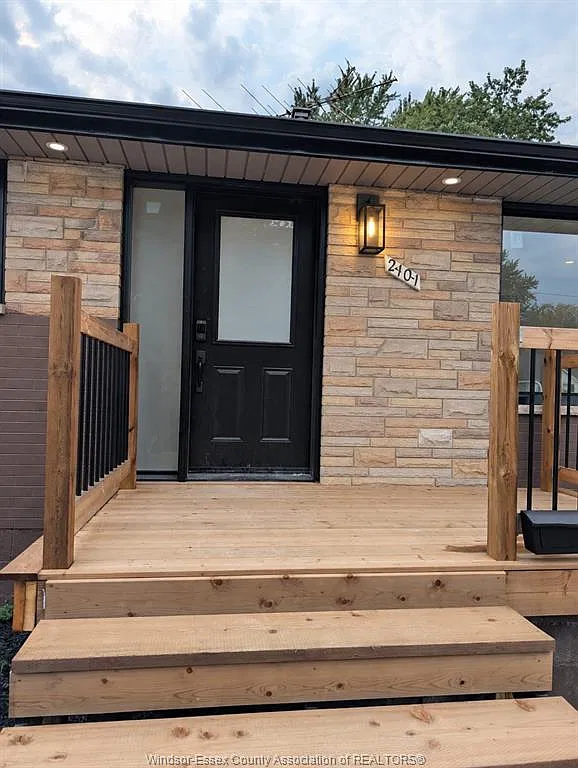 3 bed, $2,500 — Photo 2