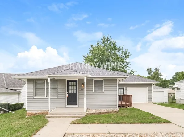 402 Maple Ave, Smithville, MO 64089