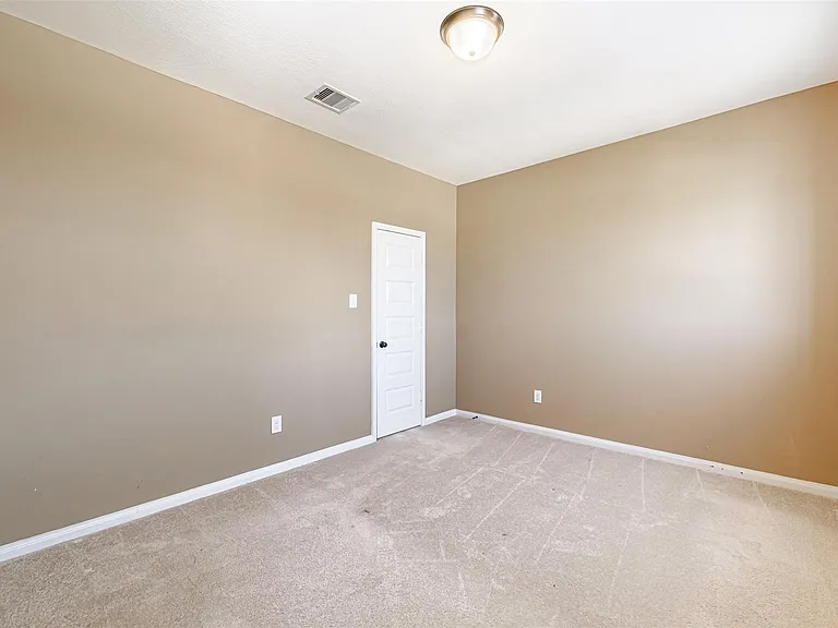 4607 Rockton Hills Ln — Photo 42