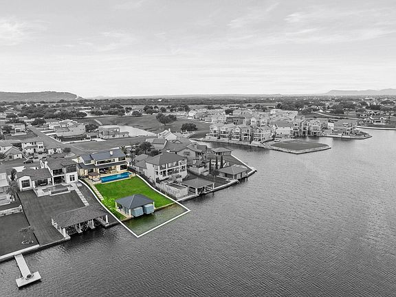 3rd image of 310 Clearwater Drive