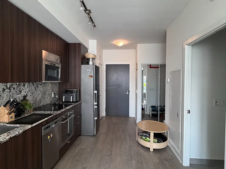 5 Mabelle Ave #3132 — Photo 29