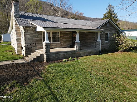 4th image of 1203 1st Ave E