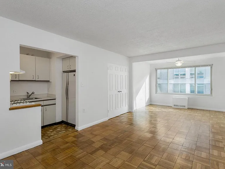 NOTE; Kitchen was renovated after this picture was taken.