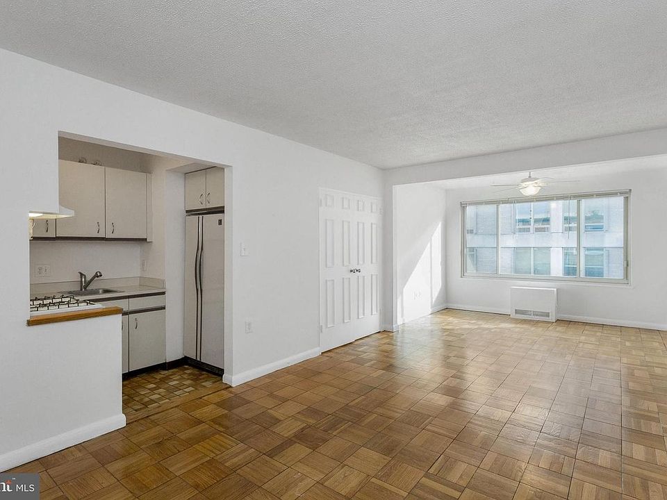 NOTE; Kitchen was renovated after this picture was taken.