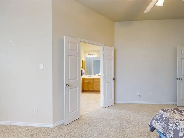 4307 Spring Hill Dr — Photo 10