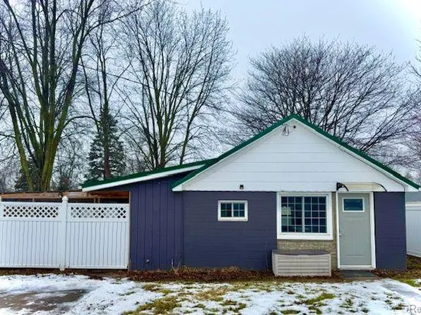 12090 Emelia St, Birch Run, MI 48415