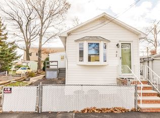 32 Oak Island Rd, Revere, MA 02151