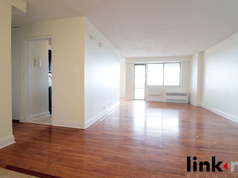 1st image of 40 E Sidney Ave APT 18A