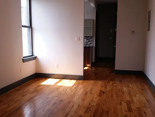 Rented by Evergreen Apartments BK | media 29