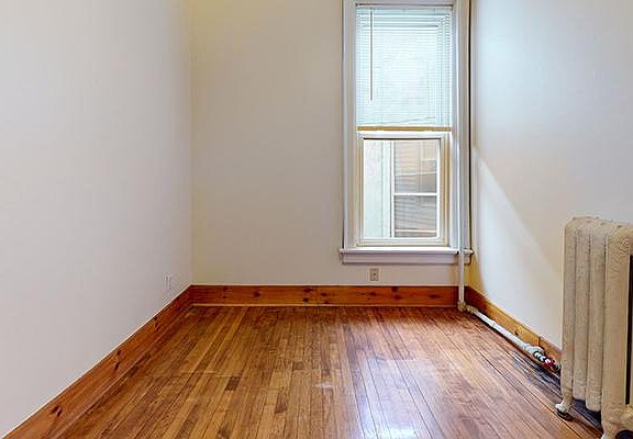 5th image of 1238 E Brady St APT 3