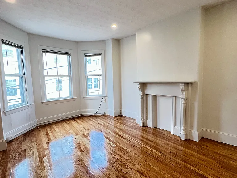 11 Franklin St #3 — Photo 8