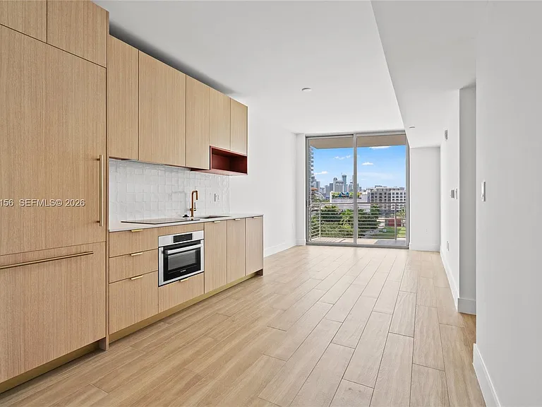 90 NE 32nd St #627 — Photo 2