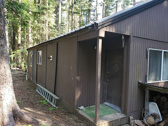 3rd image of 60548 Chalet Ln