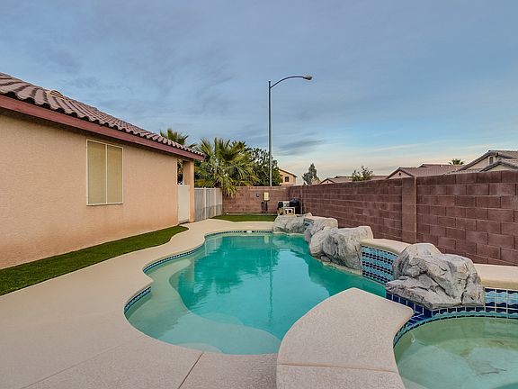5th image of 9140 Sea Cove St