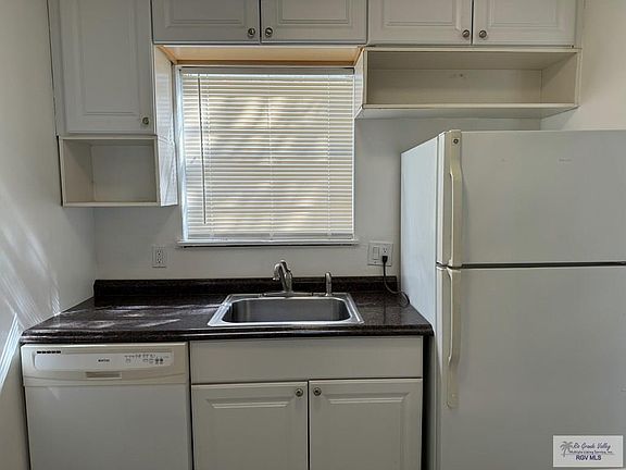 5th image of 801 Continental Dr APT 3