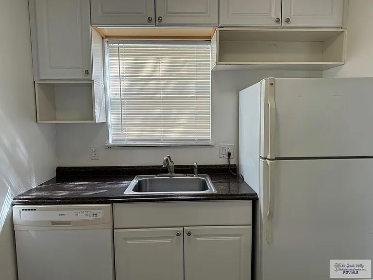 801 Continental Dr #3 — Photo 5