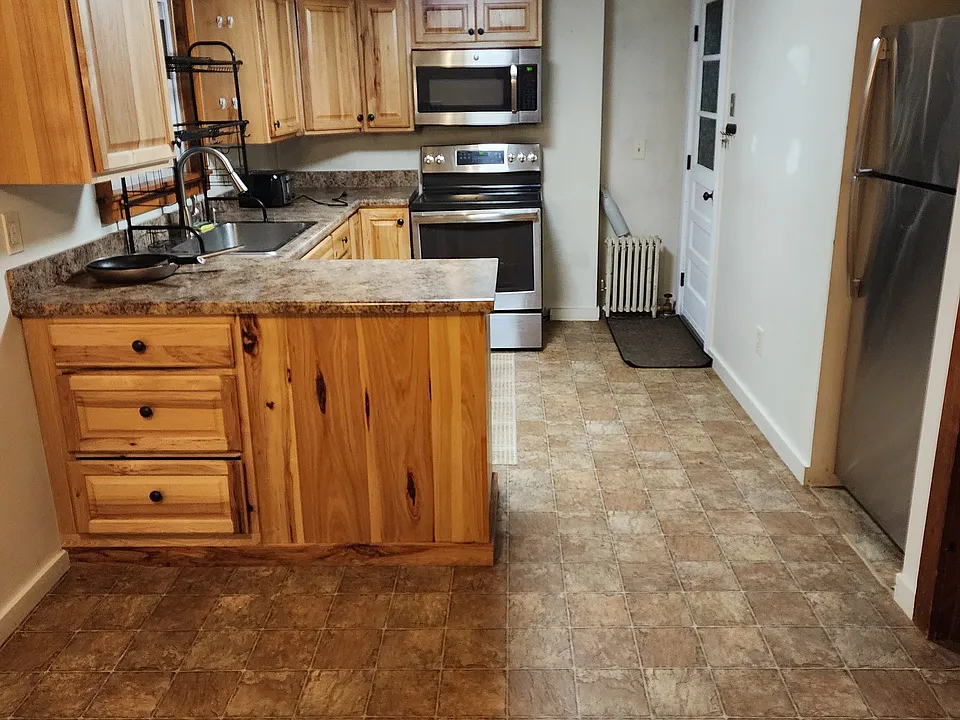 372 Elm St #1
