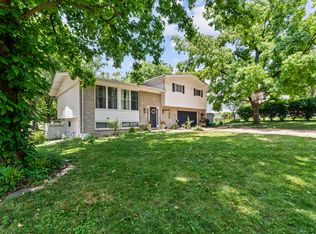 9845 Pebblestone Dr, Saint Louis, MO 63126