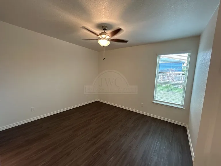 5104 Rose Garden Loop — Photo 16