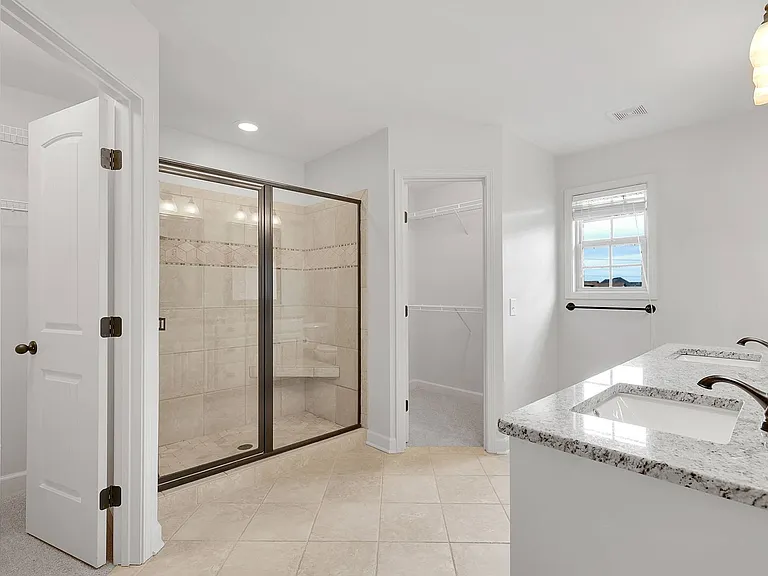 402 Lucy Cir — Photo 29