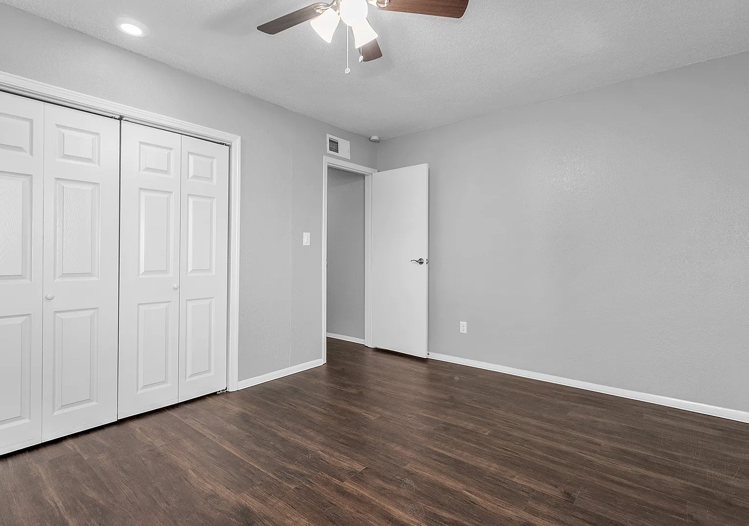565 NW Valleybrook Rd - 1 — Photo 3