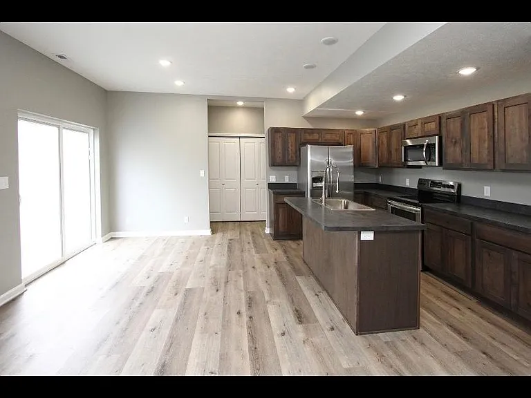 1628 W B St — Photo 3