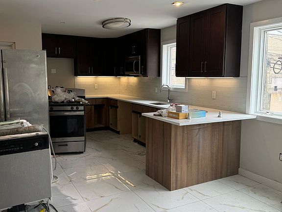4th image of 524 56th St APT 3