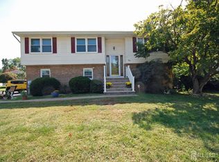 29 Dogwood Dr, Middlesex, NJ 08846