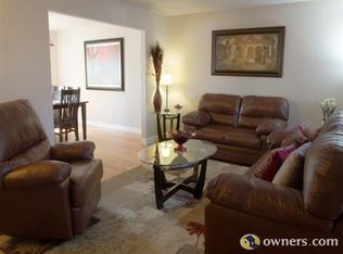 889 Bridge Park Dr, Troy, MI 48098