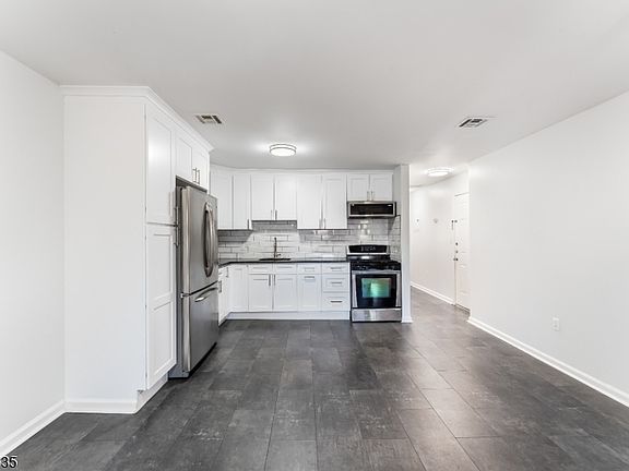 5th image of 83 S 1st St #2