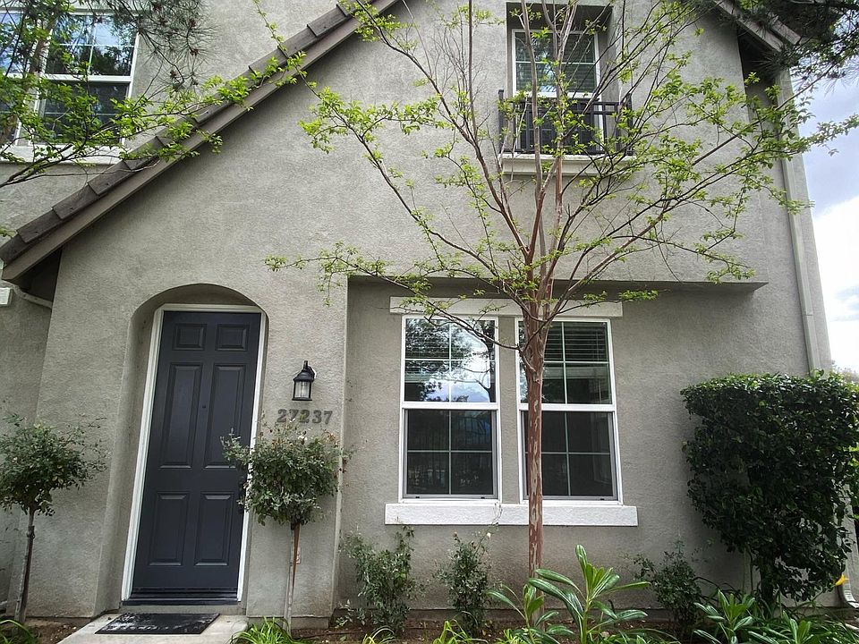 1st image of 27237 Riverview Ln