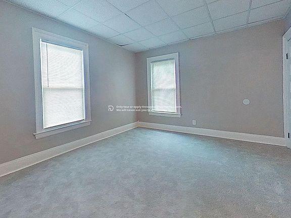 4th image of 118 Dearborn Pl