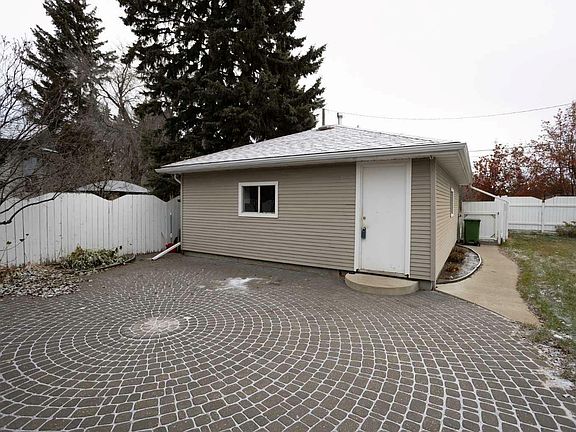 5th image of 3537 Spruce Dr