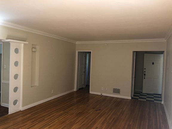3rd image of 4239 Degnan Blvd #4243
