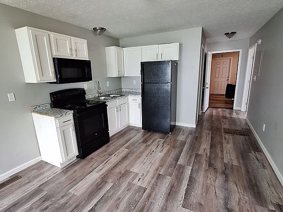 3rd image of 150 River St #1