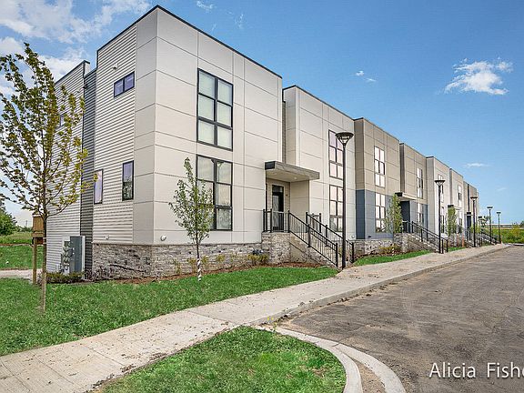 2nd image of 5300 60th St SE #9
