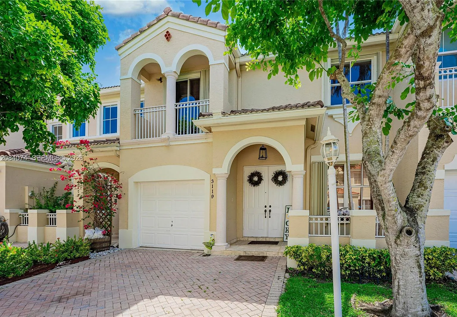 3 bed, 2.5 bath, 2030 sqft, $3,500 — Photo 1