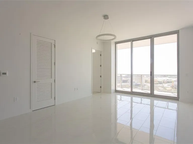 400 Central Ave #1806 — Photo 7